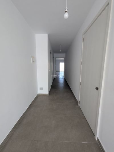 Image No.3-1 Bed Property for sale