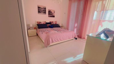 42637243-eedb-4679-9a0d-67919f9ba067