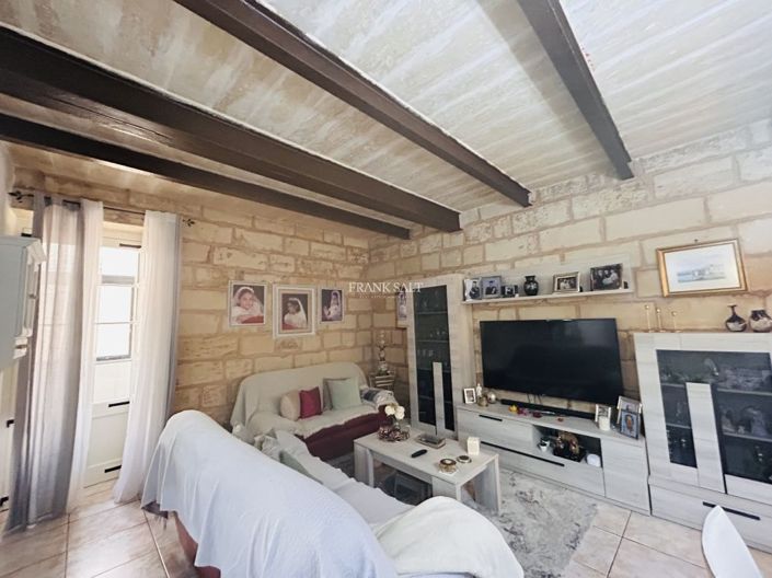 Image No.3-3 Bed Property for sale