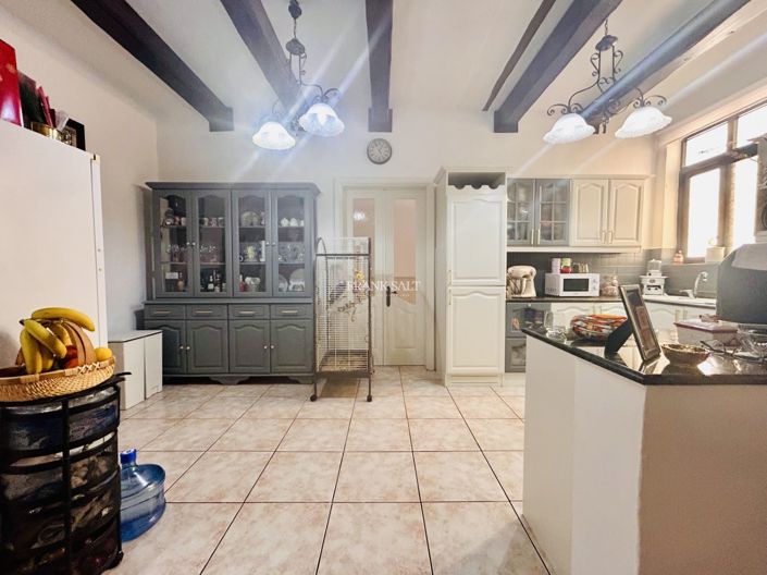 Image No.4-3 Bed Property for sale