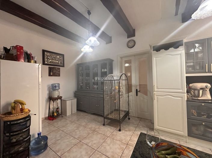 Image No.5-3 Bed Property for sale