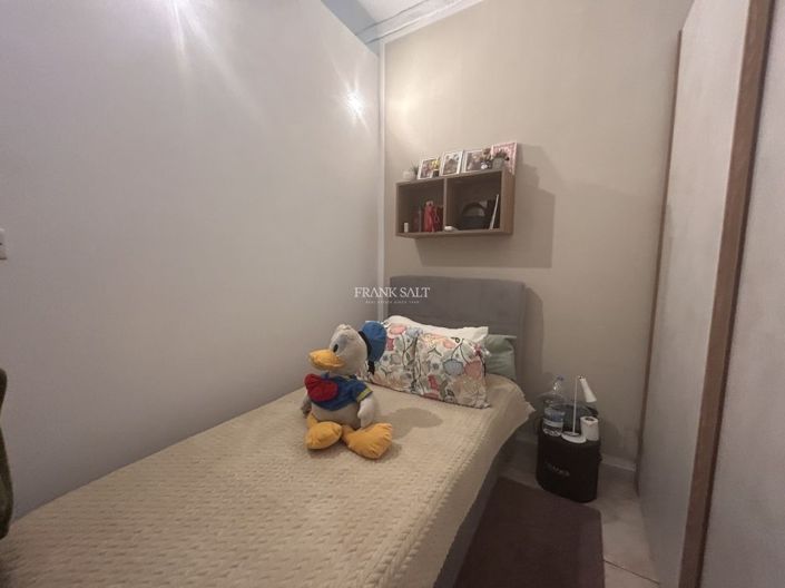 Image No.9-3 Bed Property for sale