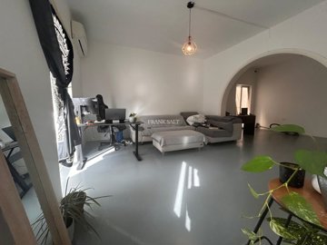 1 - Hamrun, Property