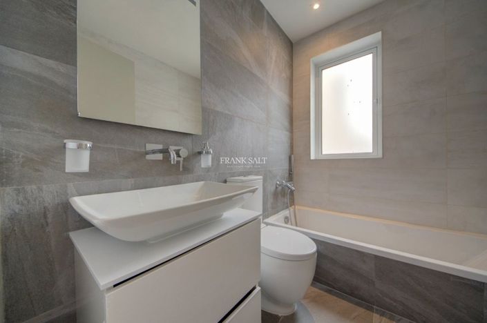 Image No.16-4 Bed Property for sale