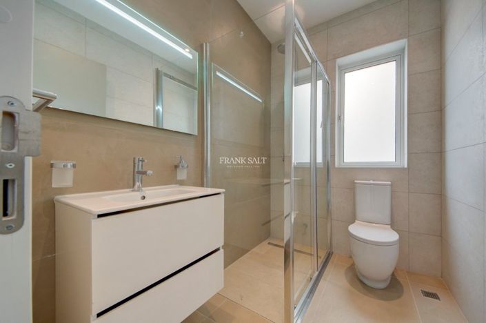 Image No.18-4 Bed Property for sale