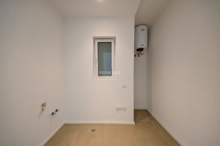 Image No.20-4 Bed Property for sale