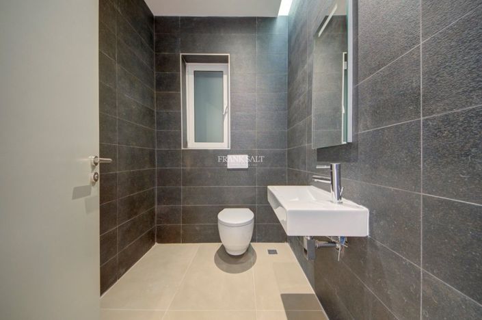 Image No.21-4 Bed Property for sale