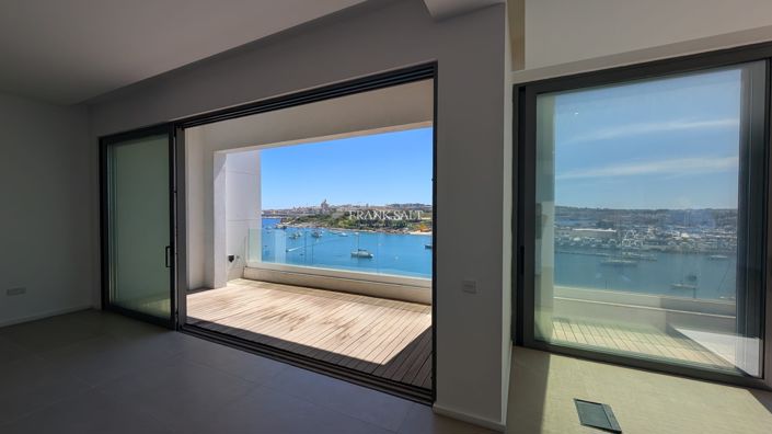 Image No.3-Propriété de 4 chambres à vendre à Sliema