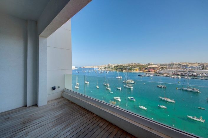 Image No.4-4 Bed Property for sale