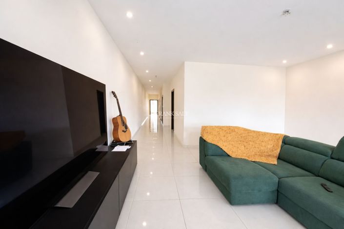 Image No.2-Propriété de 3 chambres à vendre à Attard