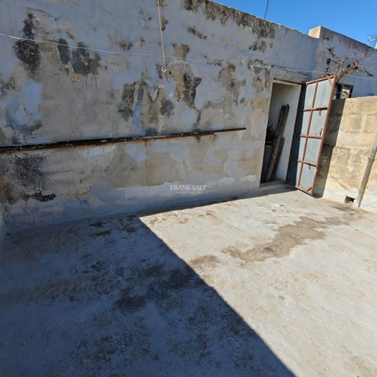 Image No.14-2 Bed Property for sale