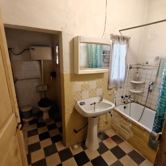 Image No.3-2 Bed Property for sale