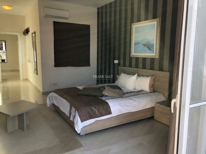 Image No.12-3 Bed Property for sale