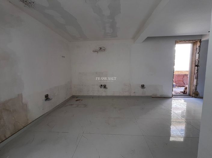 Image No.16-3 Bed Property for sale