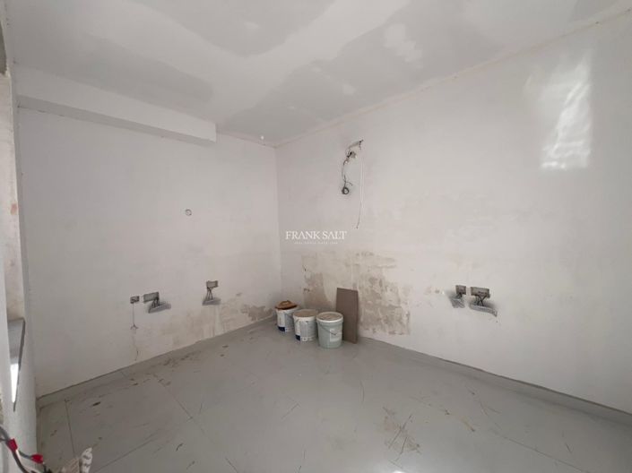 Image No.20-3 Bed Property for sale