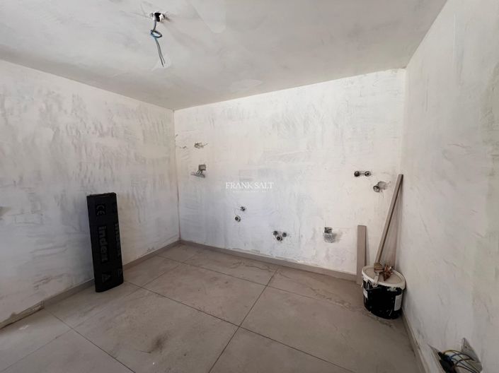 Image No.3-3 Bed Property for sale