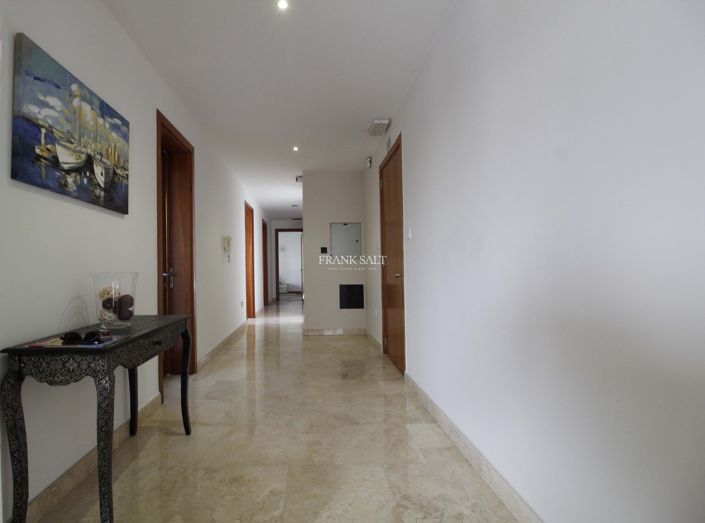 Image No.10-3 Bed Property for sale