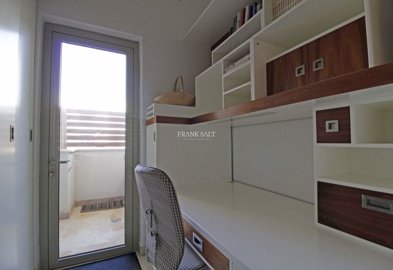 9d8026cb-a3b5-4e80-935c-f98989b124dd