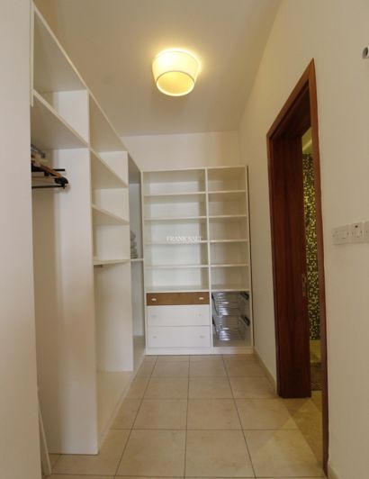 Image No.12-3 Bed Property for sale
