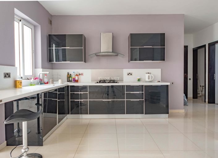 Image No.2-3 Bed Property for sale