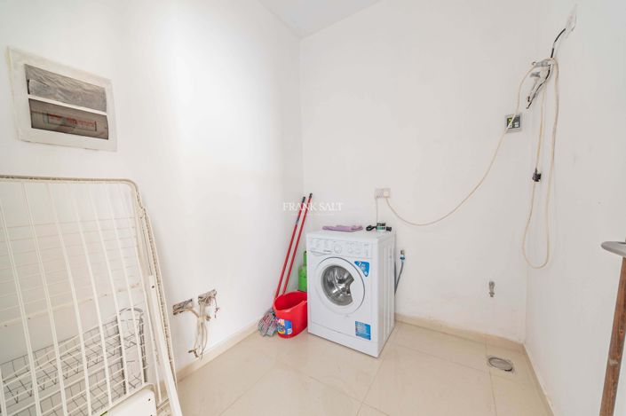 Image No.9-3 Bed Property for sale