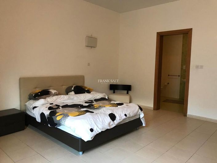 Image No.4-3 Bed Property for sale