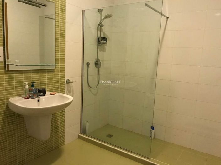 Image No.8-3 Bed Property for sale