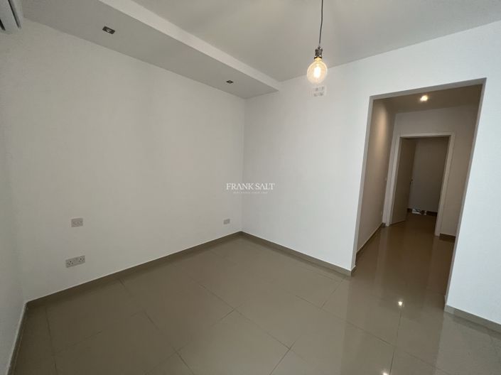 Image No.11-2 Bed Property for sale