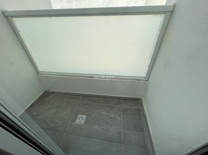 Image No.15-2 Bed Property for sale