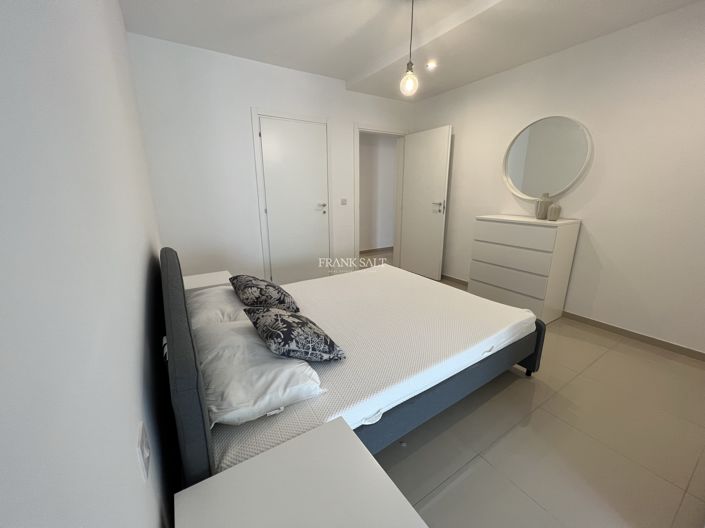 Image No.17-2 Bed Property for sale