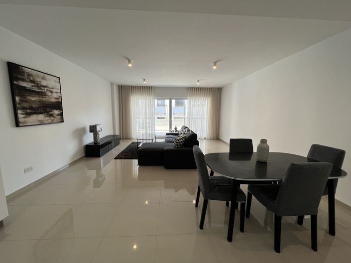 Image No.2-2 Bed Property for sale