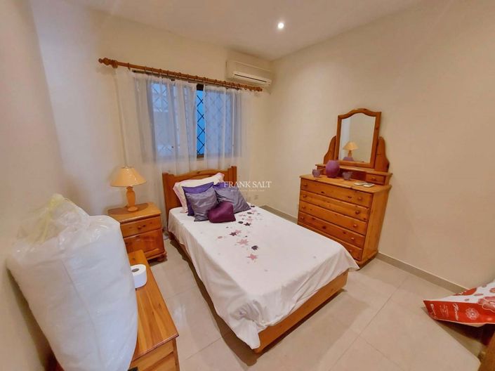 Image No.14-6 Bed Property for sale