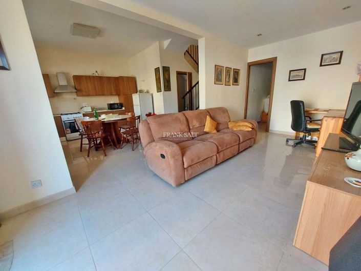 Image No.4-6 Bed Property for sale