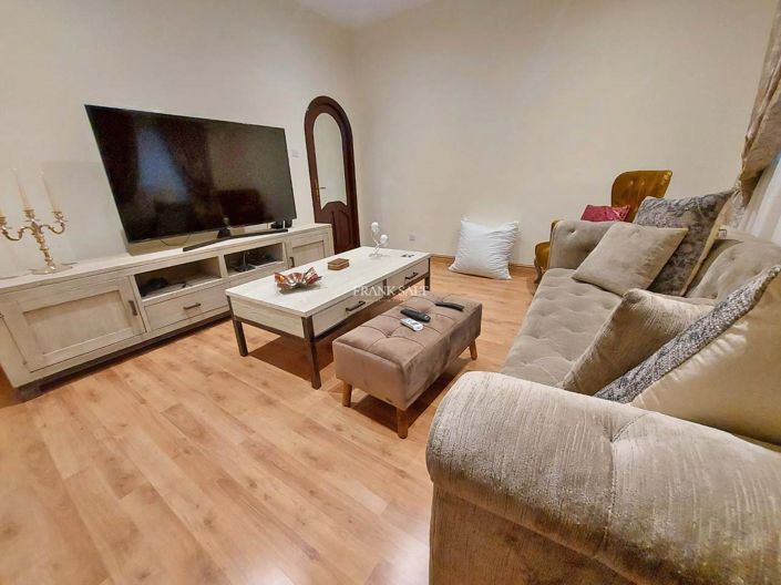 Image No.7-6 Bed Property for sale