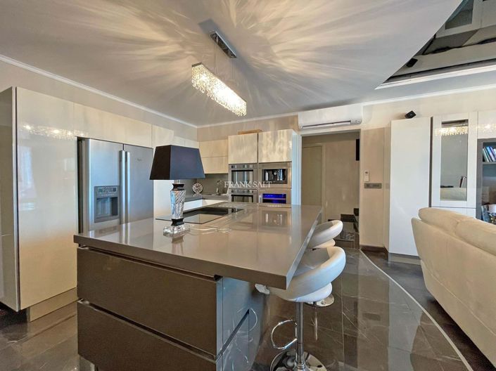 Image No.5-3 Bed Property for sale