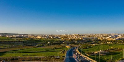 1 - Siggiewi, Propriété