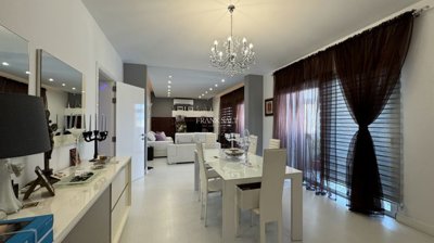 d31f9856-45d9-46d9-b7ad-c07467495129