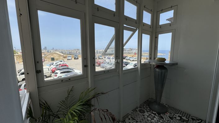 Image No.13-3 Bed Property for sale