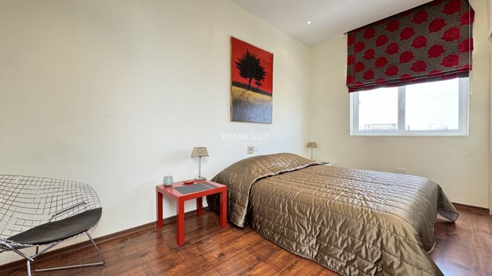 Image No.10-3 Bed Property for sale