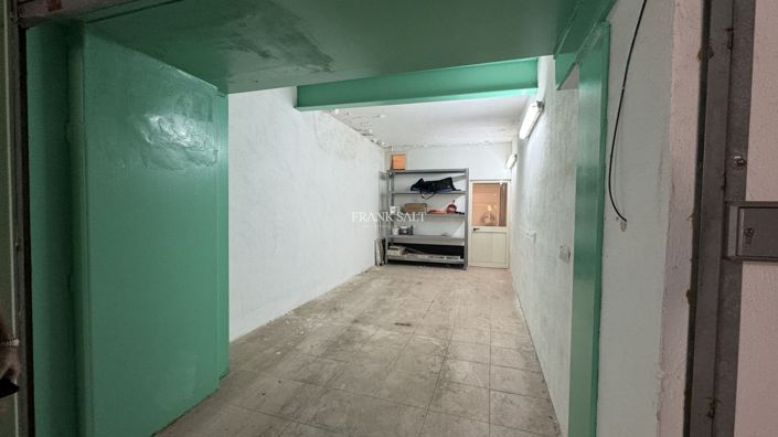 Image No.19-3 Bed Property for sale