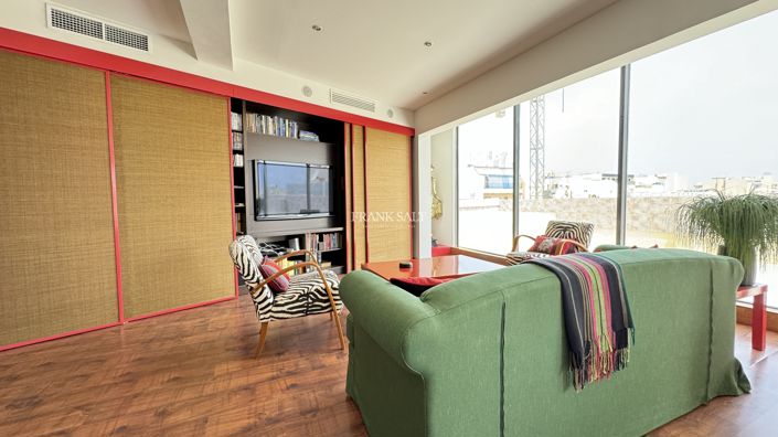 Image No.5-3 Bed Property for sale