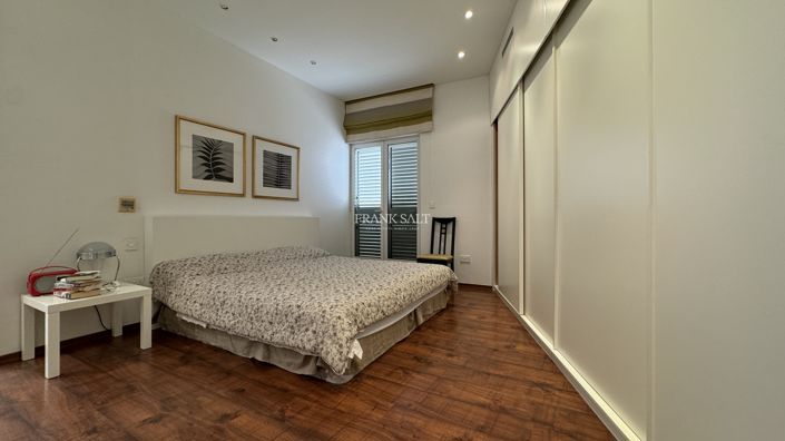 Image No.8-3 Bed Property for sale