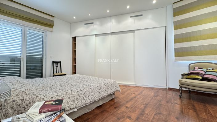 Image No.9-3 Bed Property for sale