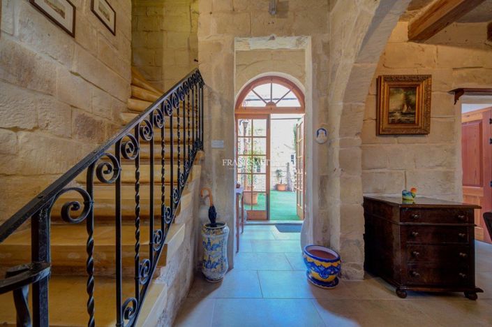 Image No.11-3 Bed Property for sale