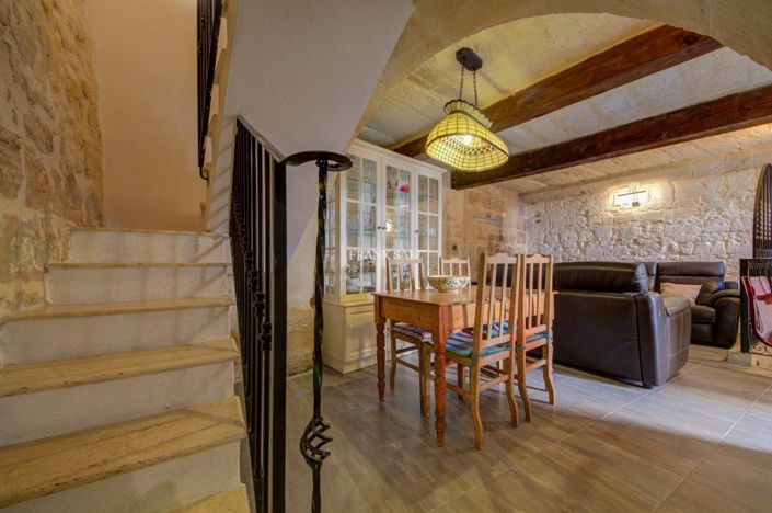 Image No.8-3 Bed Property for sale