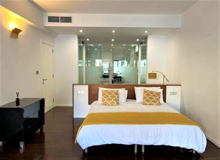 Image No.10-2 Bed Property for sale