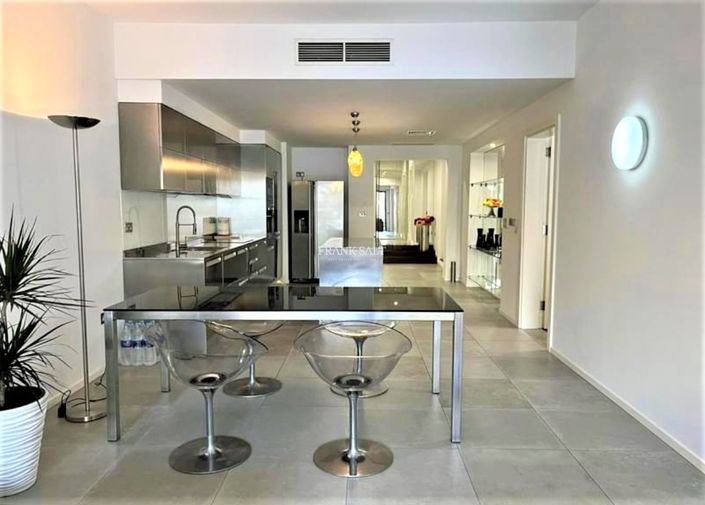 Image No.6-2 Bed Property for sale