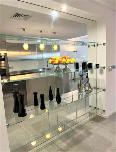 Image No.8-2 Bed Property for sale