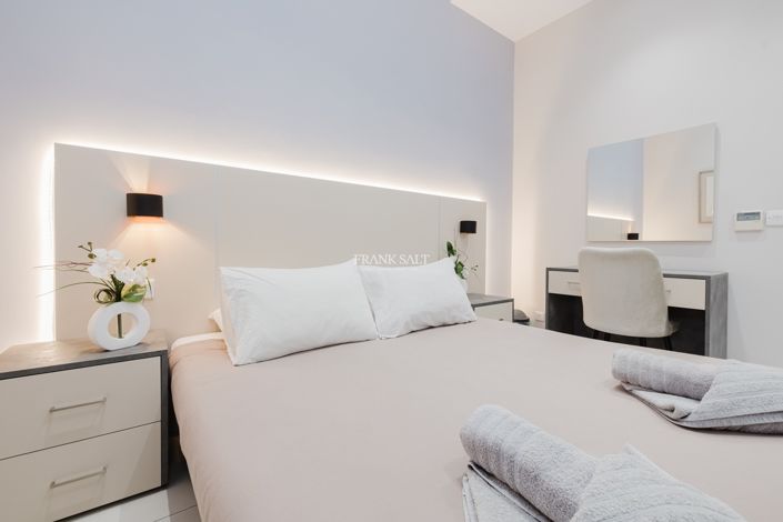 Image No.12-3 Bed Property for sale