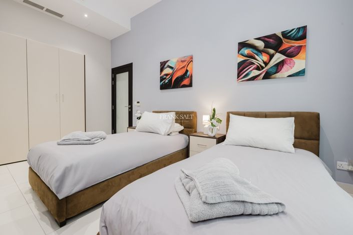 Image No.14-3 Bed Property for sale